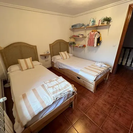 Holiday home Casa Perelada Orena