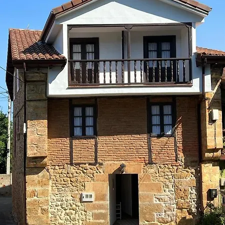Casa Perelada Orena